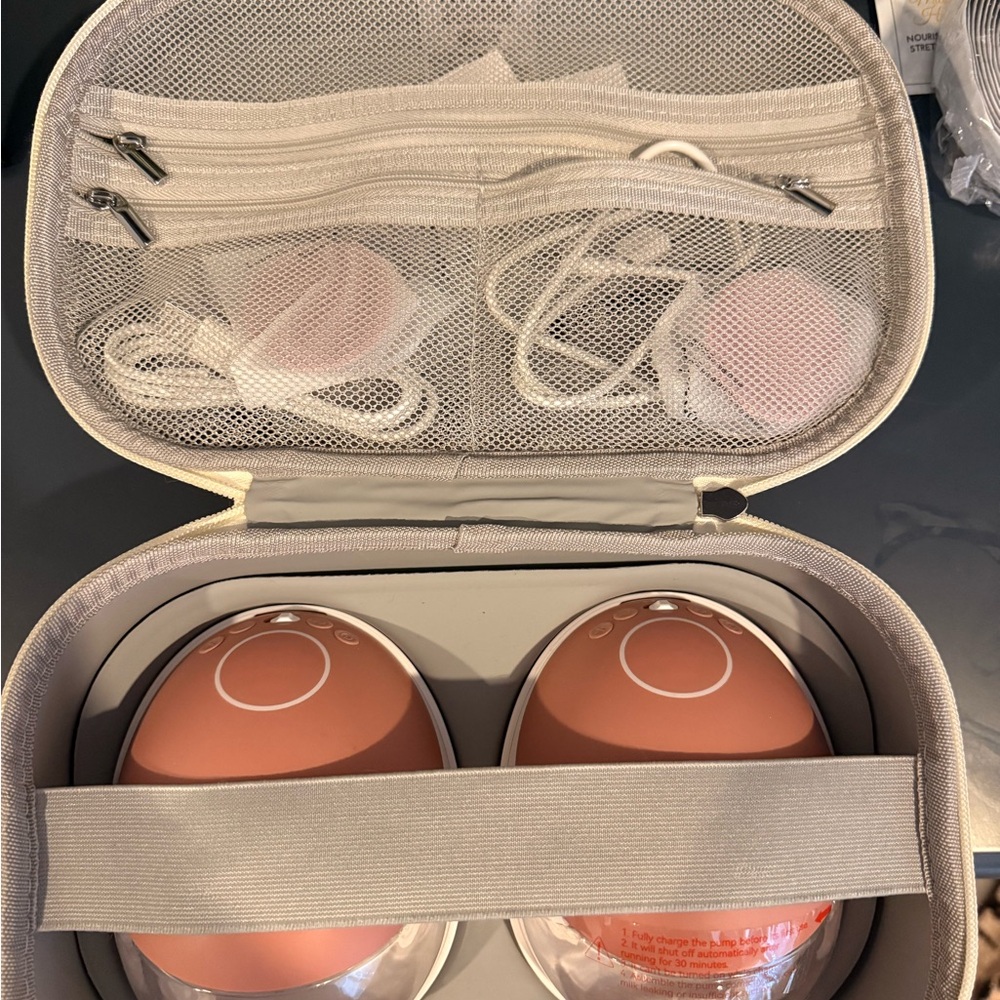 Momcozy m9 like new wireless breast pump